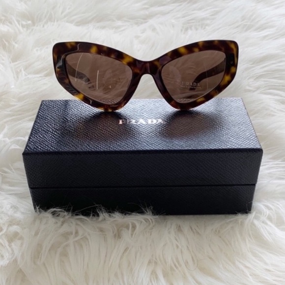 Free Prada Sunglasses, New - Picture 2 of 10